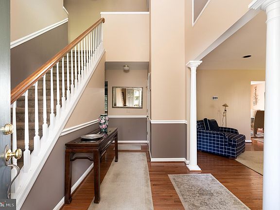 5th image of 315 Rosslare Dr