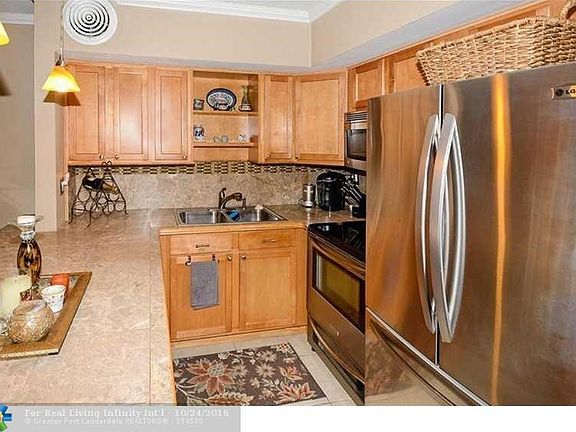 3rd image of 4521 NE 21st Ave APT 3