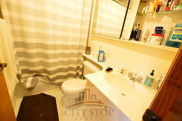 Rented by City Stop Realty | media 18