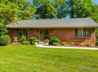 462 Beach Dr, Hendersonville, NC 28792
