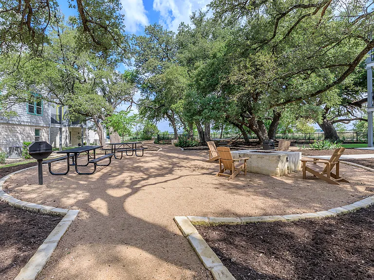 Trailside Oaks Townhomes — Photo 5