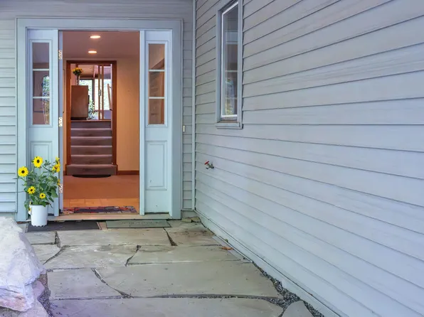 117 Underhill Road, Hartford, VT 05059