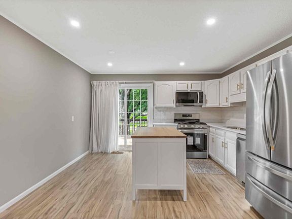 3rd image of 5832 Vincent Ave S