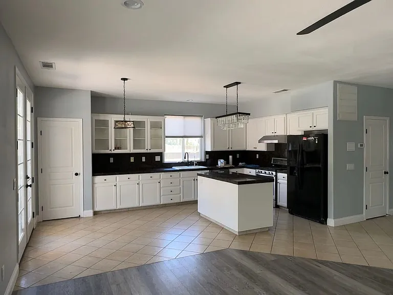5812 W Perez Ave — Photo 6