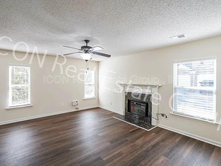 467 Colonial Walk — Photo 6