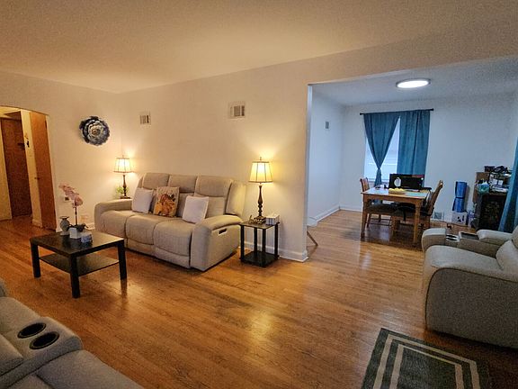 5th image of 2237 Sunnyside Ave