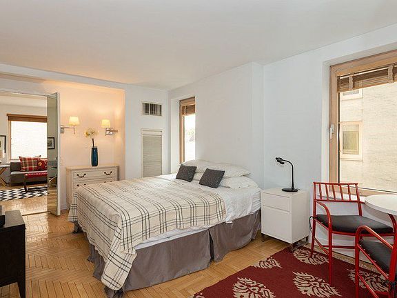 3rd image of 106 Central Park S #18CD