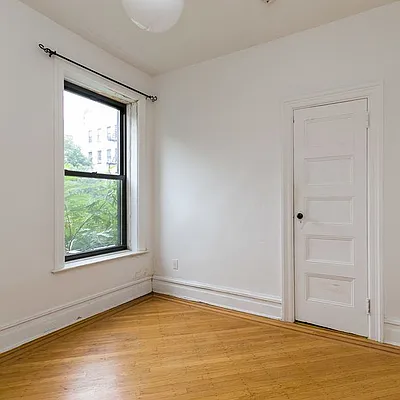 Rented by Nooklyn NYC LLC | media 21