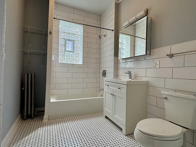 1844 W Grace St #2 — Photo 15