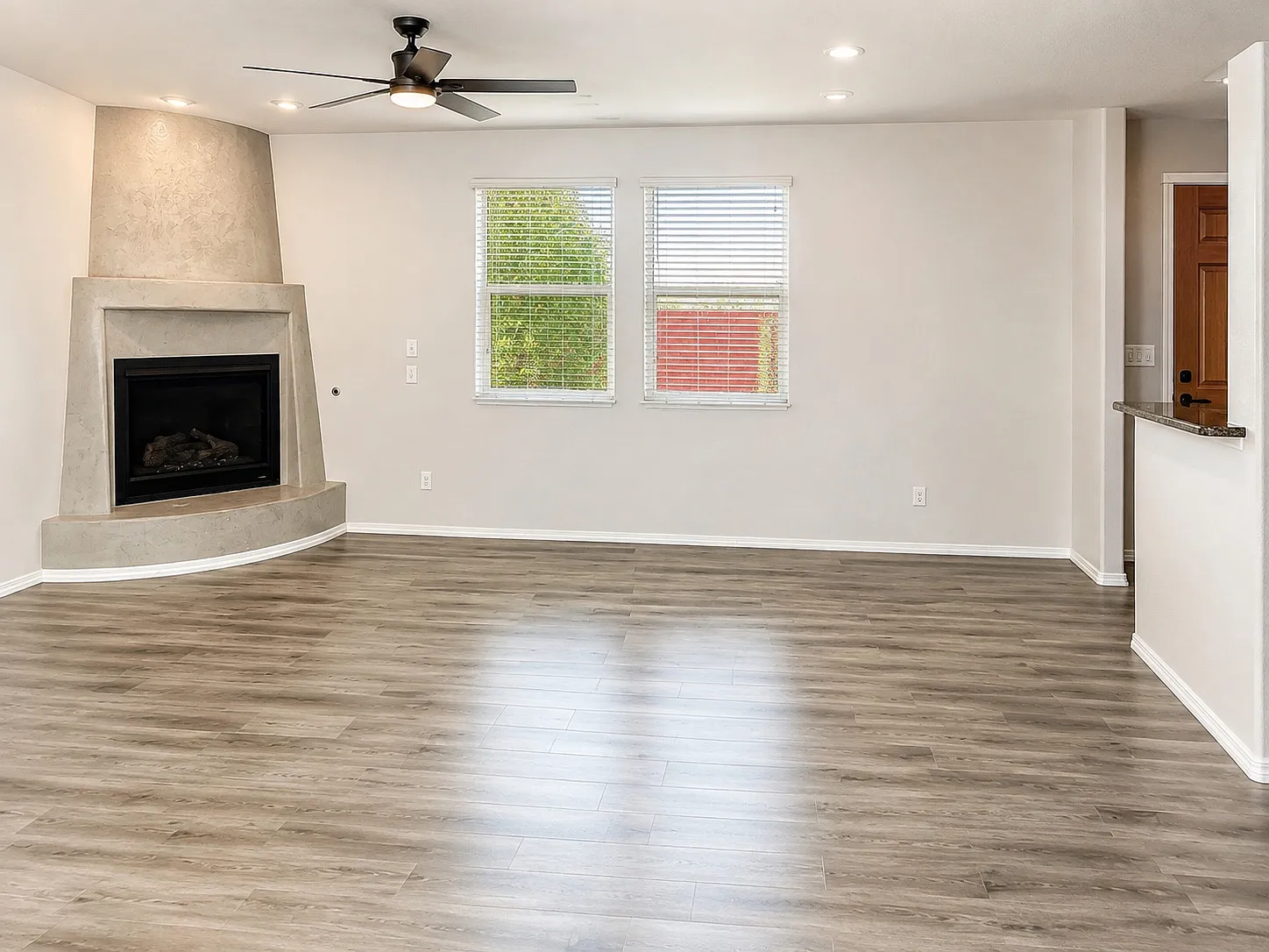 4 bed, 1952 sqft, $3,500 — Photo 3