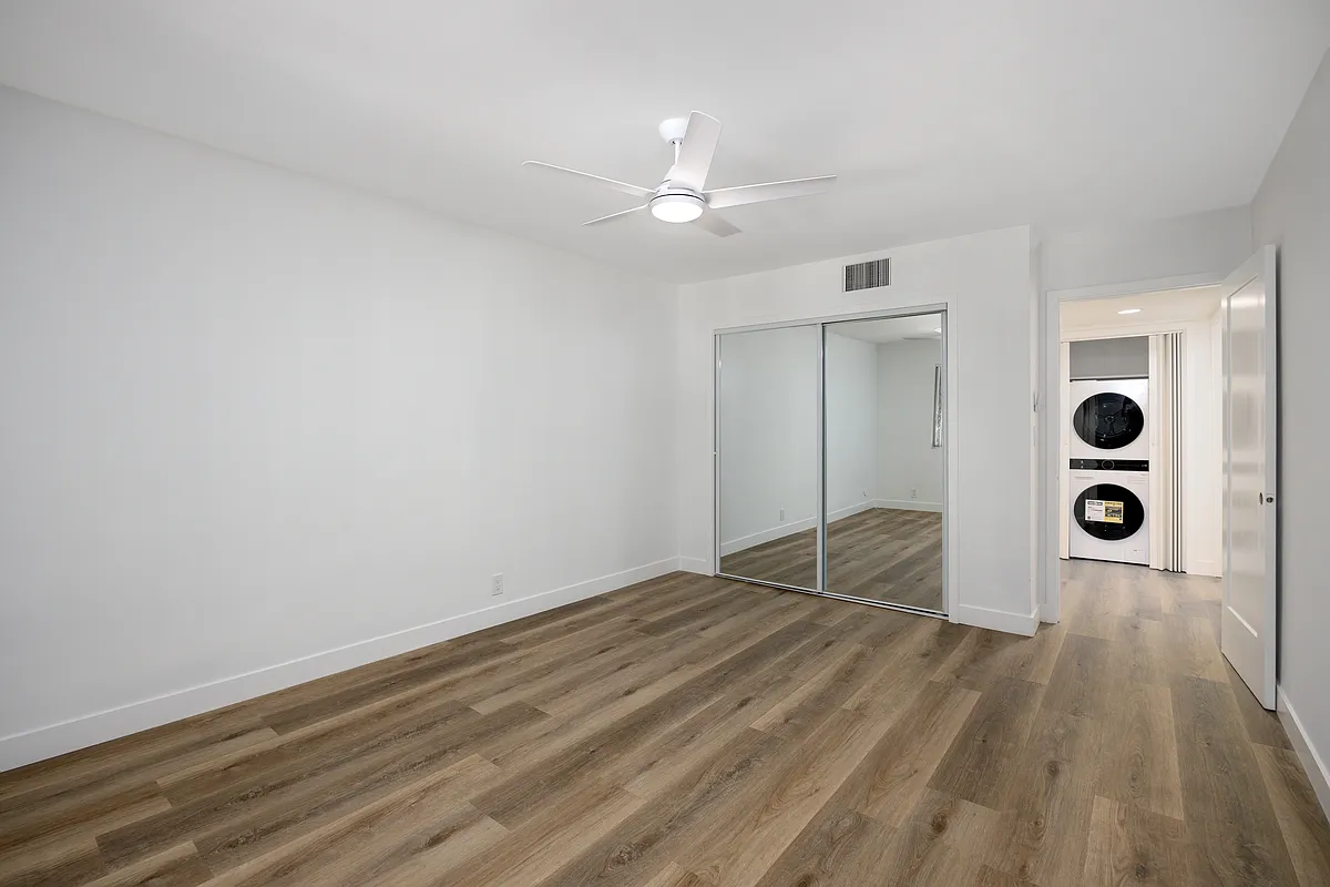 Building Photo - Euclid Place Apartments
