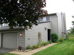 770 Peninsula Ct, Ann Arbor, MI 48105