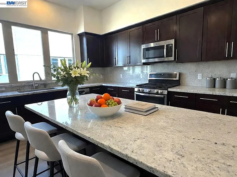 1625 Delano St #31A — Photo 7