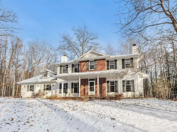 1758 Tibbet Ct, Little Suamico, WI 54141
