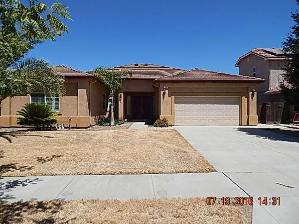 40 N Lily Ave, Sanger, CA 93657