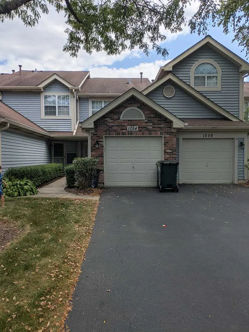 2 bed, 1.5 bath, 1300 sqft, $2,250 — Photo 2