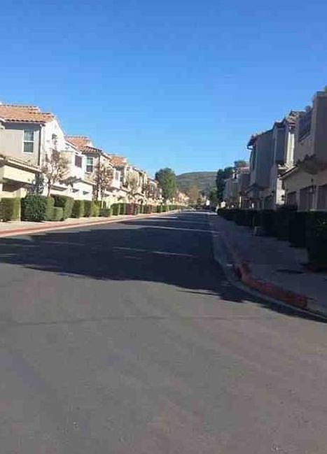 Exterior Neighborhood (street photo)