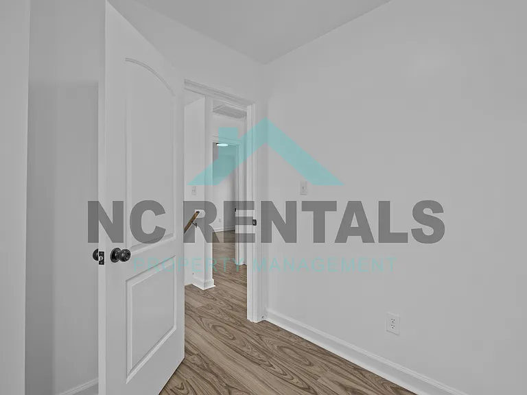 607 Roosevelt Ave — Photo 15
