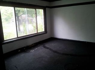 713 S Walnut St, Sesser, IL 62884