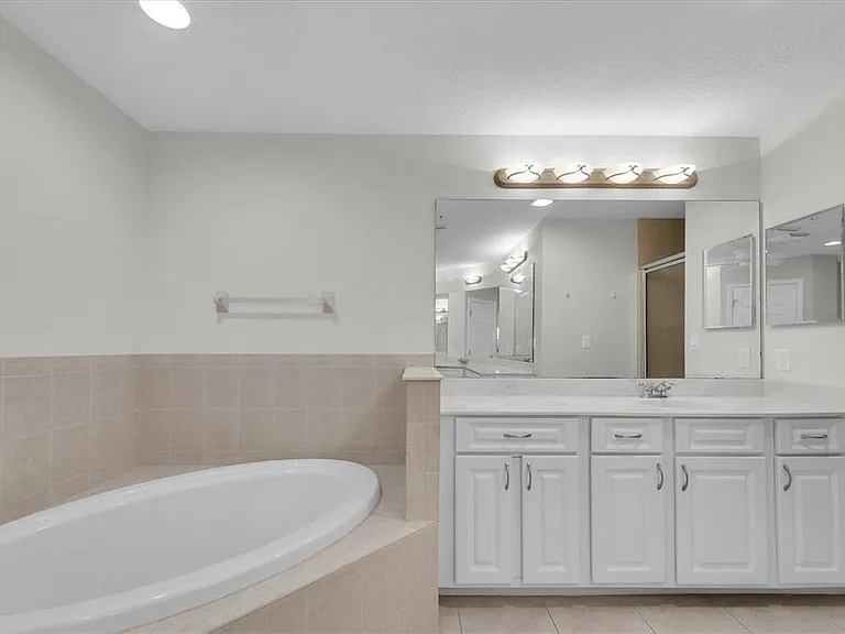 7069 Key Haven Rd #302 — Photo 24