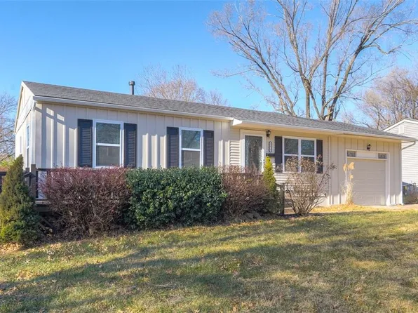 9414 Lewis Ave, Kansas City, MO 64138