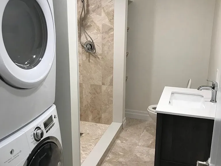 1080 Glenashton Dr #BASEMENT — Photo 6