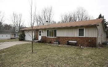 103 Clayton Dr photo 1