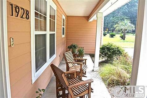 2nd image of 1928 Harriet Dr #1