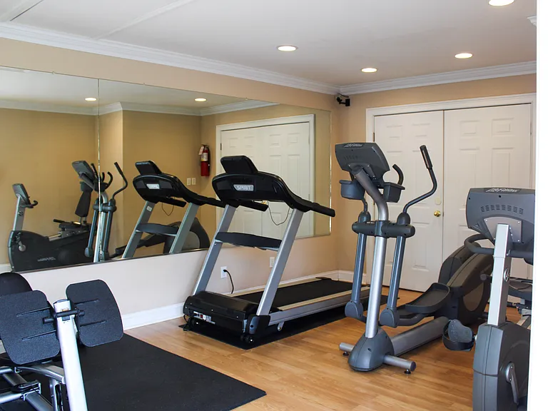 180 W Dublin Dr — Photo 16