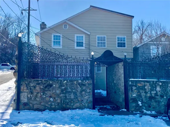 907 Bluff St, Hannibal, MO 63401