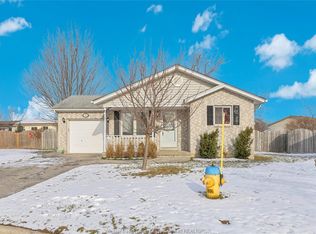 31 Allen Ct, Amherstburg, ON N9V 3Z4