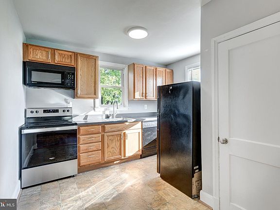 3rd image of 744 Old Baltimore Rd