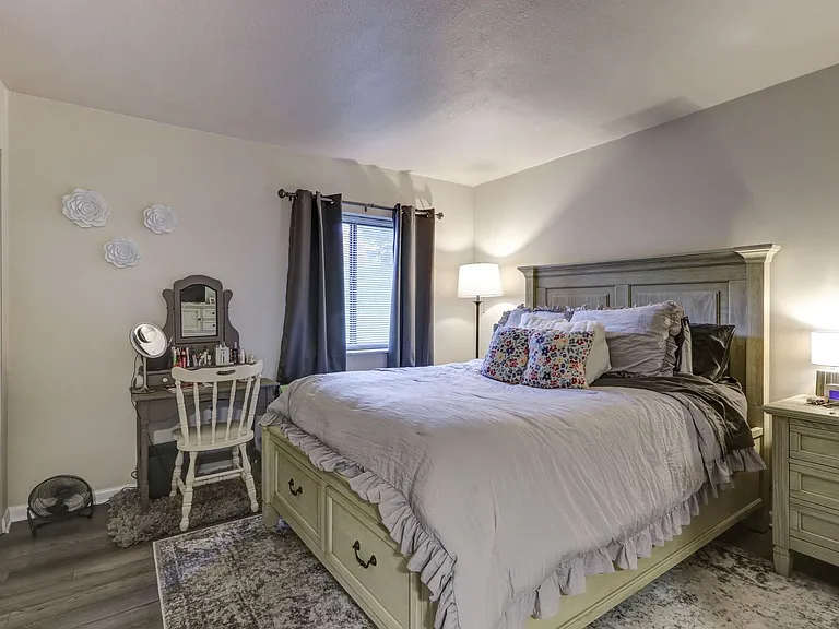 The Atwood Apartments — Photo 48