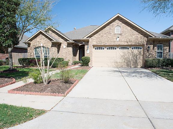 Front of house. Welcome home!