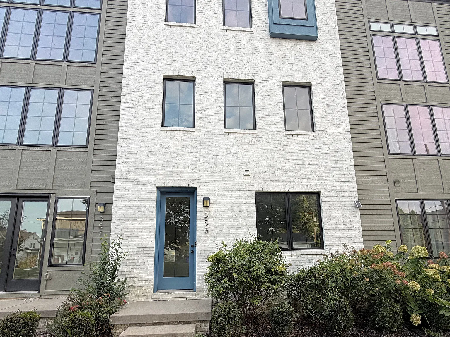 355 Loeffler Ave — Photo 1