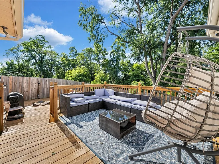 621 Aragona Dr — Photo 60