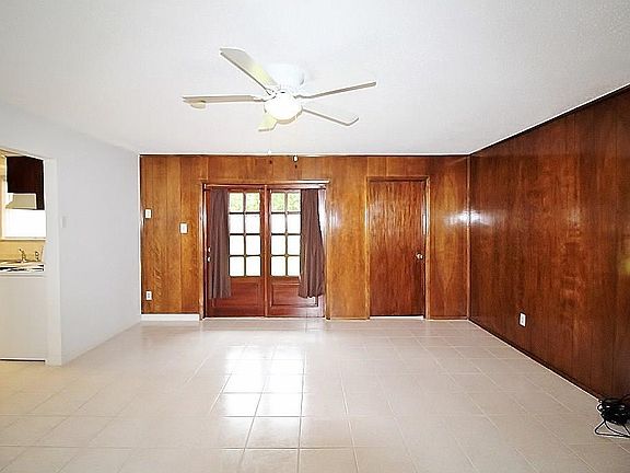 4th image of 411 Southmoor Dr