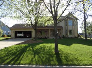 6840 S 35th St, Franklin, WI 53132
