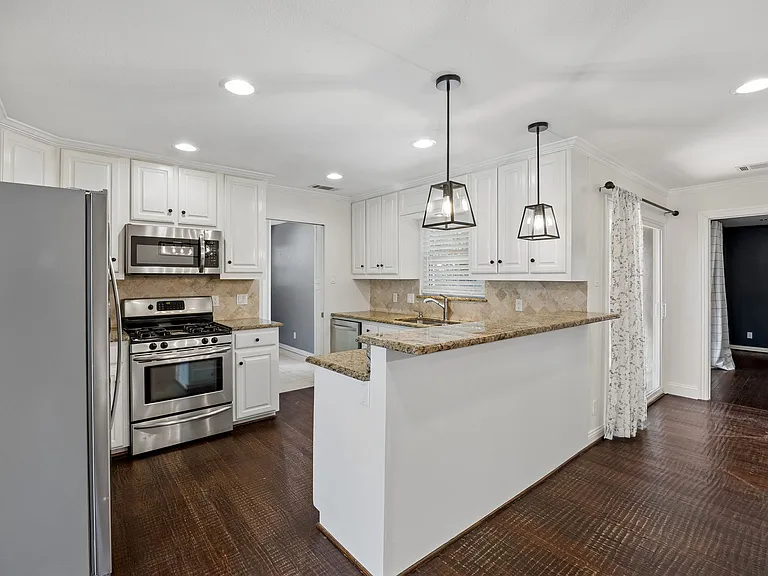 8618 Lockhaven Dr — Photo 10