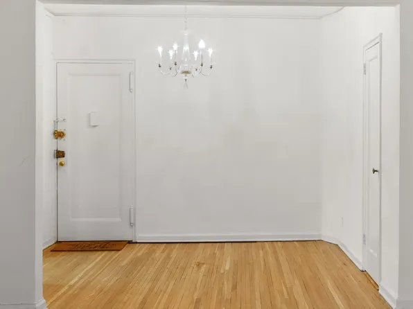 915 East 17th Street image 7 of 16