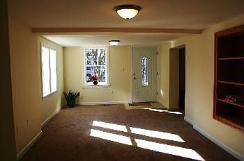 3rd image of 121 S Mechanic St