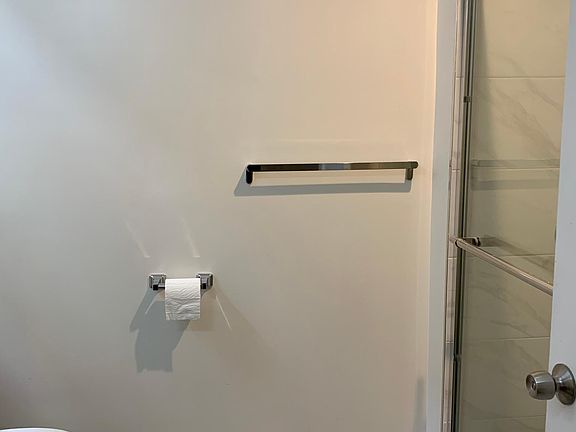 5th image of 2256 20th Ave #1
