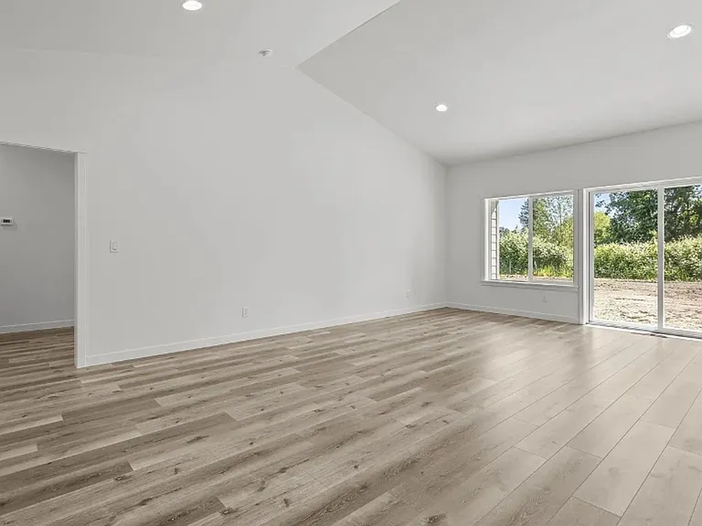 718 Tigerlily St — Photo 10