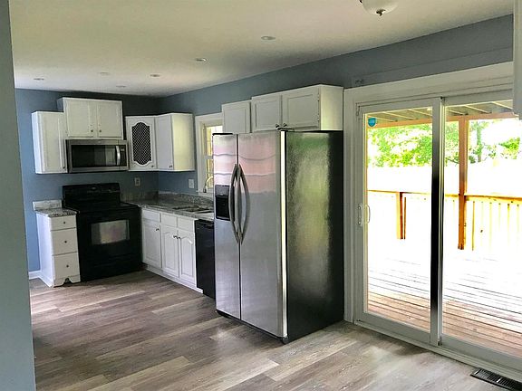 3rd image of 3509 King Arthur Dr