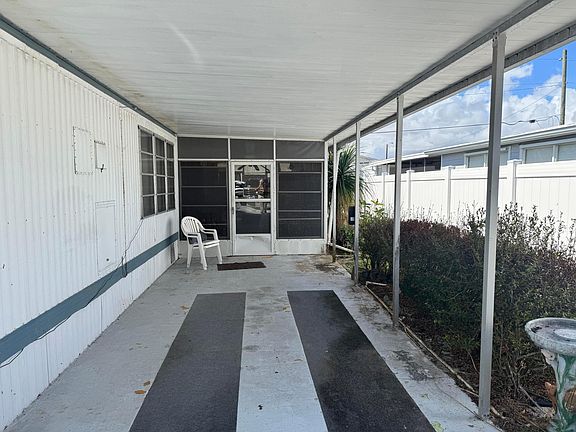 2nd image of 8072 SE SKYLARK Avenue