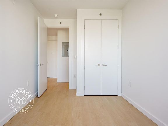 5th image of 1499 Bedford Ave #9P