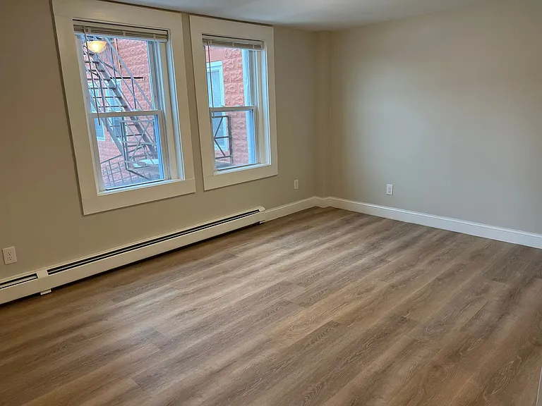 39 Franklin St — Photo 4