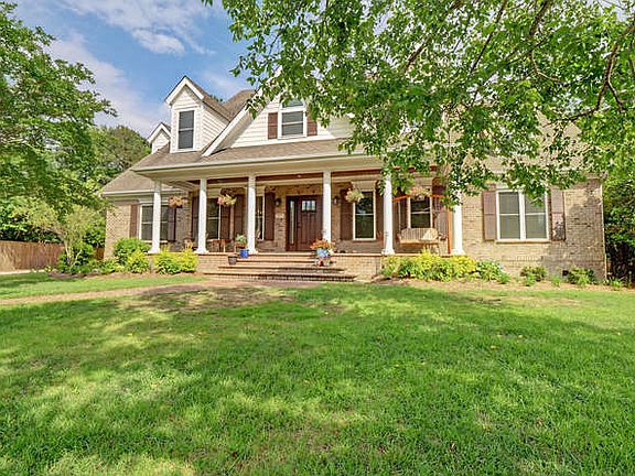 2nd image of 3557 Iris St
