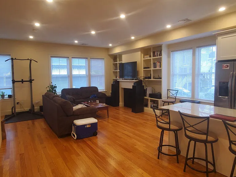 7 Sparhawk St #B — Photo 3