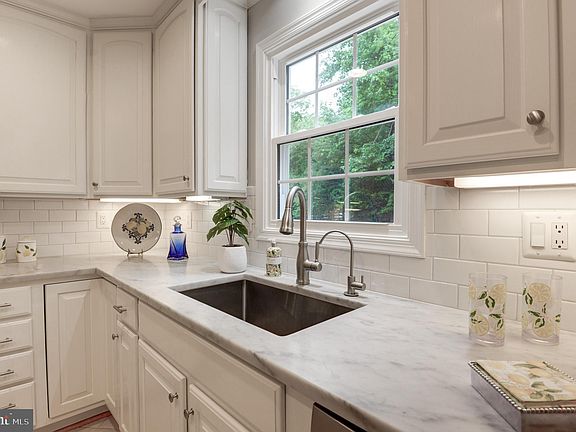 5th image of 11704 Flemish Mill Ct